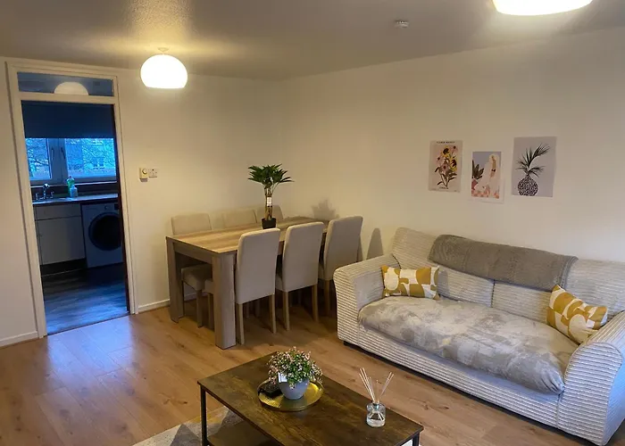 Comfy 3bed Centre Appartement