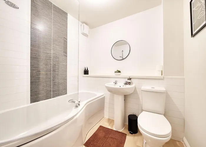 2Br Flat Central Location With Free Parking Appartamento