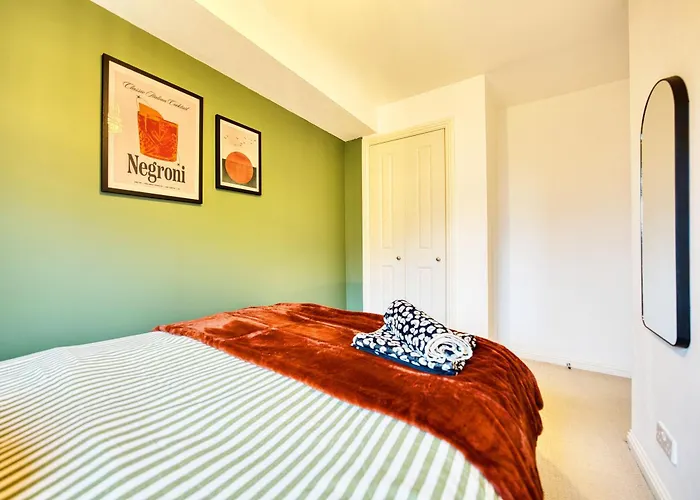 2Br Flat Central Location With Free Parking Glasgow