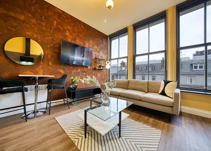 Cozy Station 1 Bed B8 *