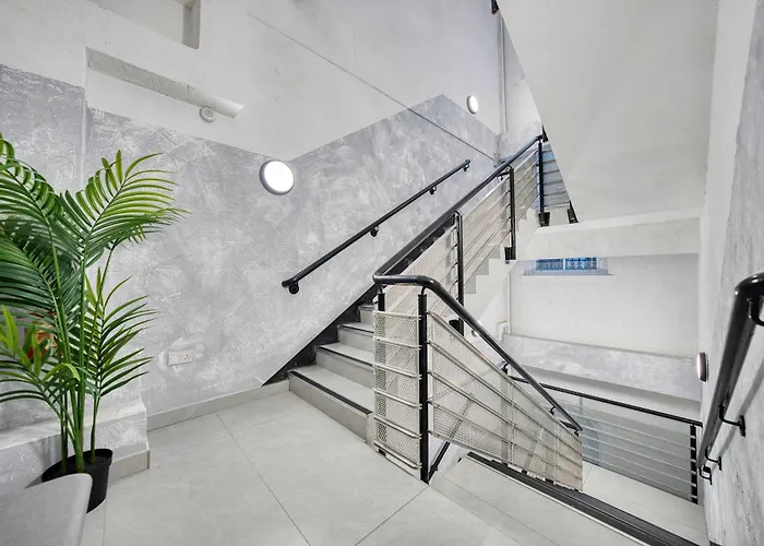 Apartment Stunning Station 2 Bed B4 *