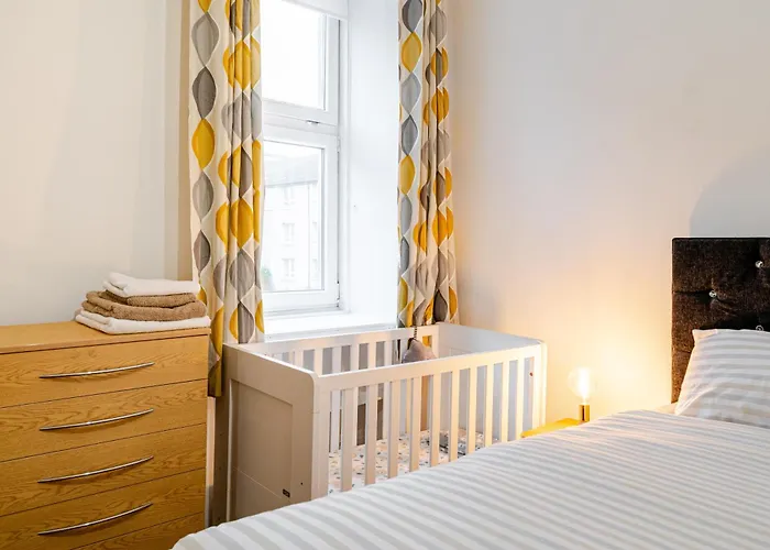 Διαμέρισμα Newly Furnished Flat 4 Minutes Walk To Metro Γλασκώβη