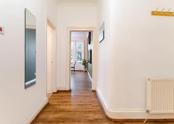 Appartement Newly Furnished Flat 4 Minutes Walk To Metro Glasgow