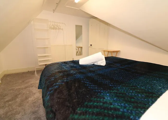 10 Bedrooms Pool Table Garden Piano Villa