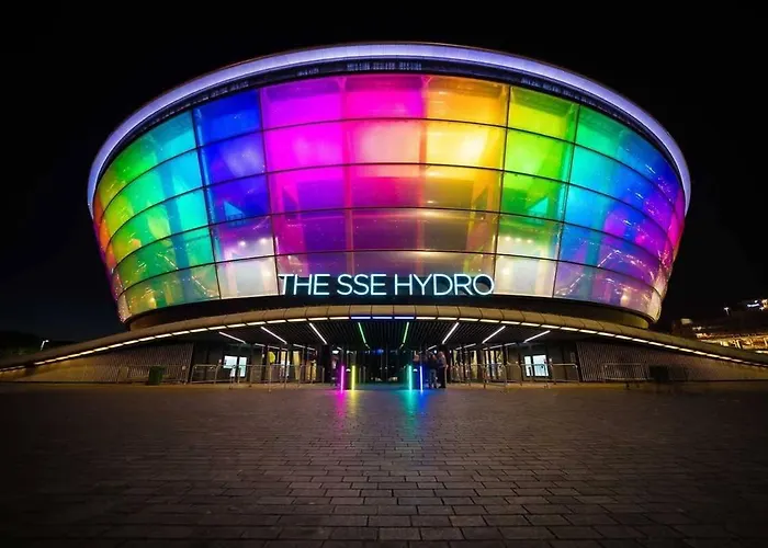 With River View Next To Hydro アパート グラスゴー