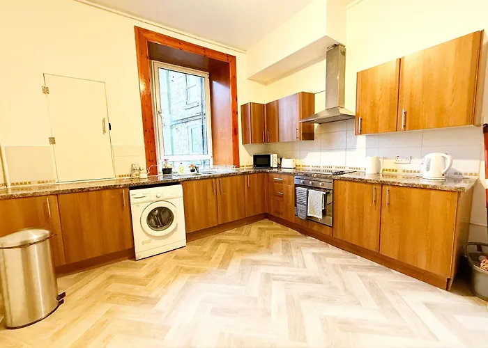 شقة 2 Bed Flat - Street Parking *