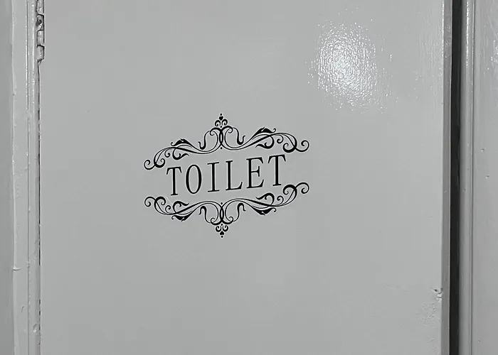 شقة 2 Bed Flat - Street Parking *