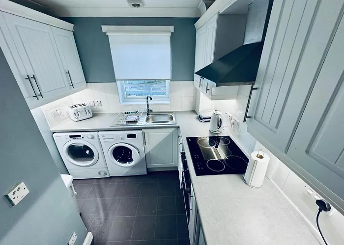 Modern 2 Bedroom Near Centre