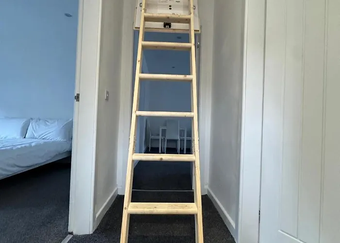 Modern 2 Bedroom House With Loft Conversion Lägenhet Glasgow