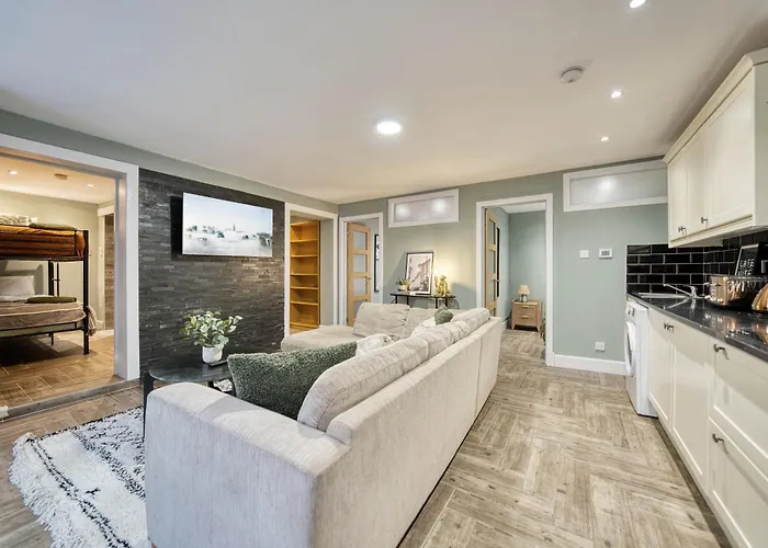 Apartment Stylish 3-bedroom In Glasgow