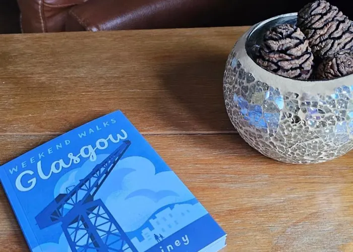 Beautiful Self Contained With Garden Appartamento Glasgow