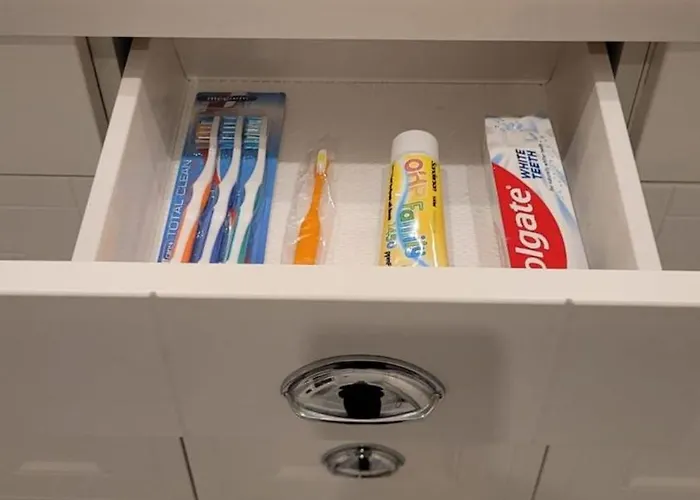 3 Bedroom Sleeps 6 Free Parking Glasgow