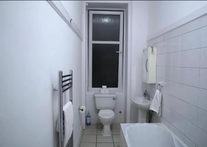 公寓 Newly Refurbished 2 Bed ! 格拉斯哥