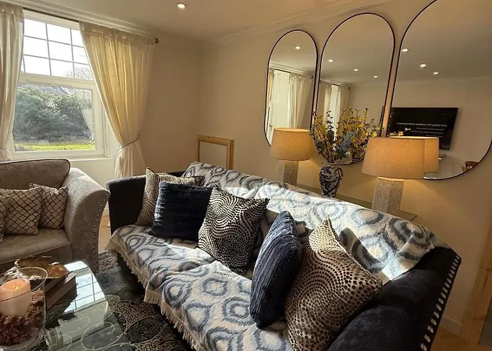 Away From In - Free Street Parking グラスゴー