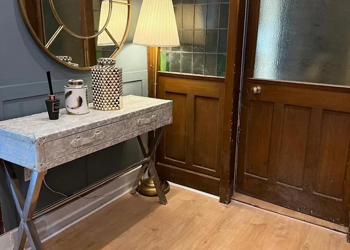 Away From In - Free Street Parking *