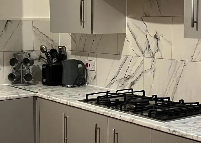 Perfect Near Town Apartment *