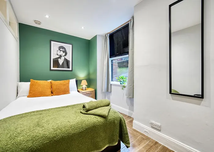 Spacious 4 Bedroom Near West End Apartamento *