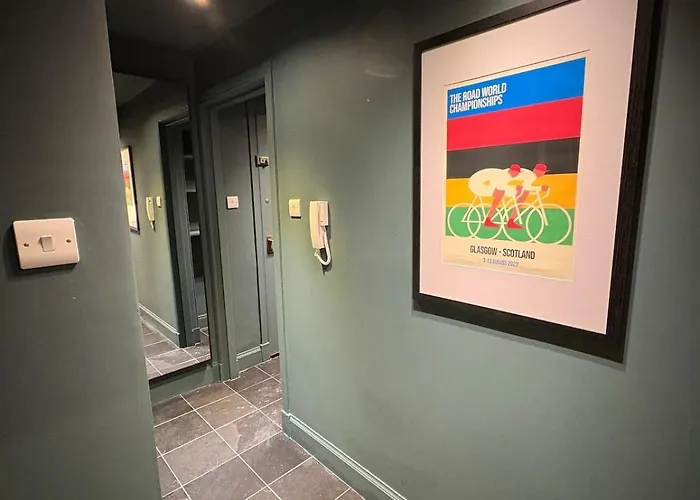 Quiet Centre, King & Sofa Bed *