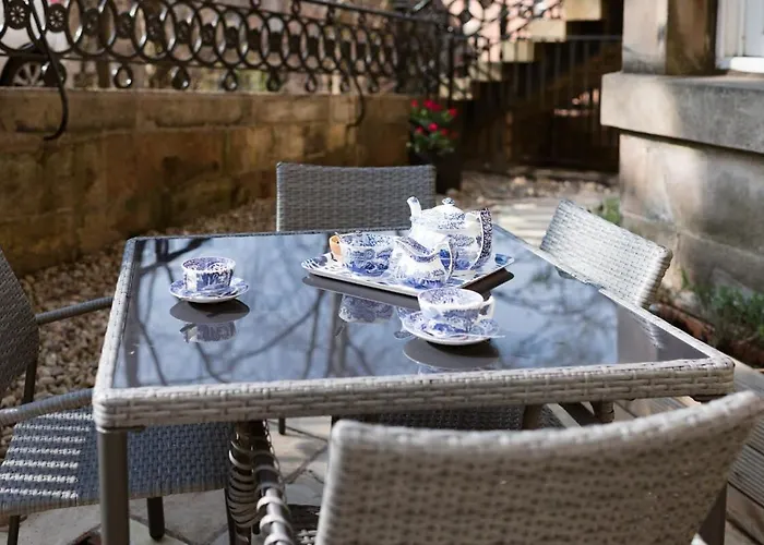 Elegant West End Flat In * Глазго