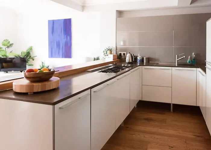 Elegant West End Flat In Апартаменты *