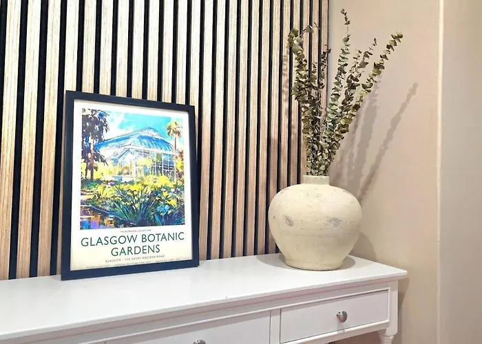 Spacious 3 Bed In With Free Parking *