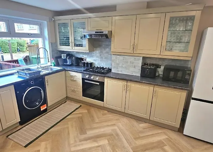 度假居 Spacious 3 Bed In With Free Parking 格拉斯哥