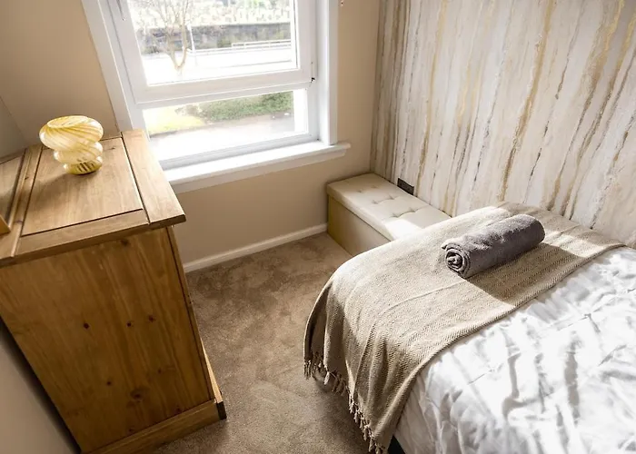 度假居 Spacious 3 Bed In With Free Parking *