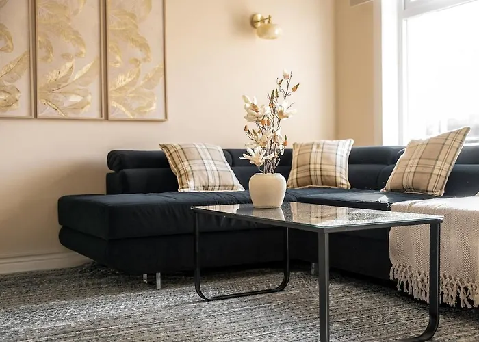 Spacious 3 Bed In With Free Parking * 格拉斯哥