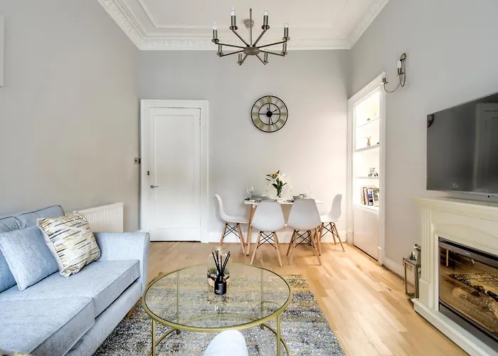 Two Bed Stylish In Heart Of West End Apartamento Glasgow