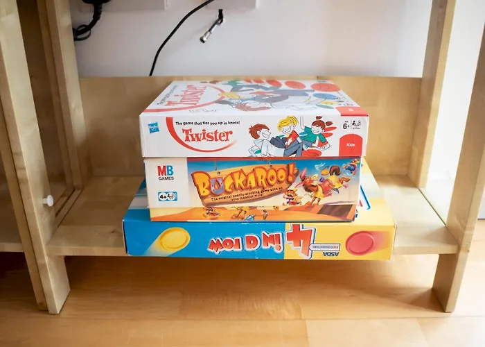 Apartment Perfect Location In Heart Of West End - Pass The Keys *