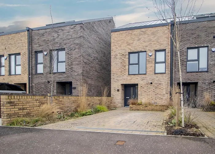 Fabulous Festival Park Private Parking Garden - Pass The Keys