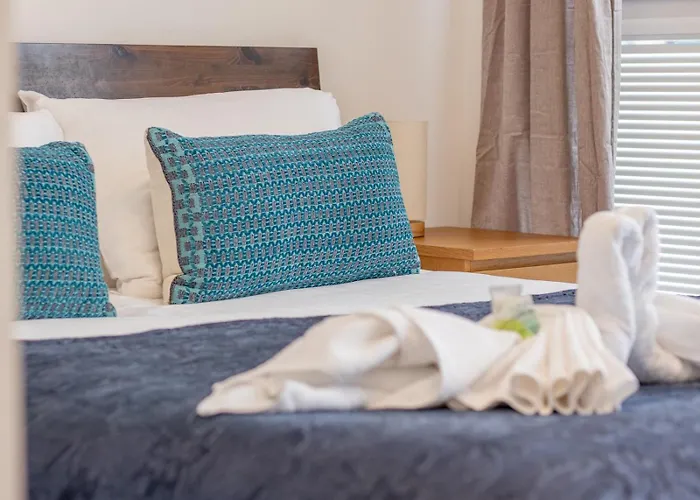 Fabulous Festival Park Private Parking Garden - Pass The Keys