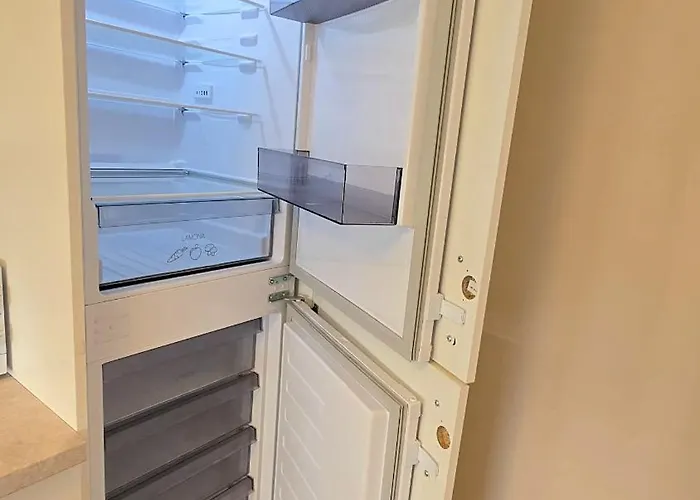 - Beautiful Two Bedroom House In & Free Parking *