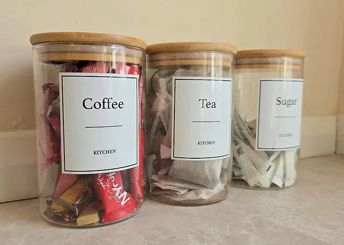 - Beautiful Two Bedroom House In & Free Parking *