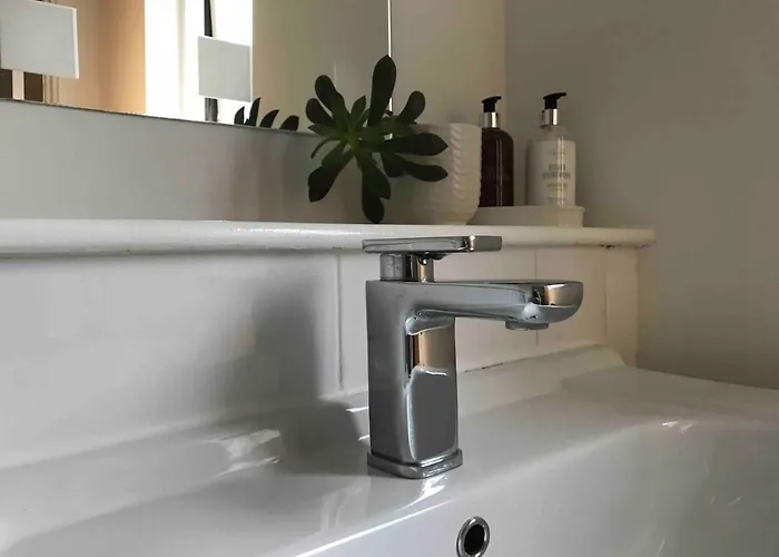 In Heart Of West End- Parking Space- Spacious- Near And Kelvingrove Art Gallery * غلاسغو