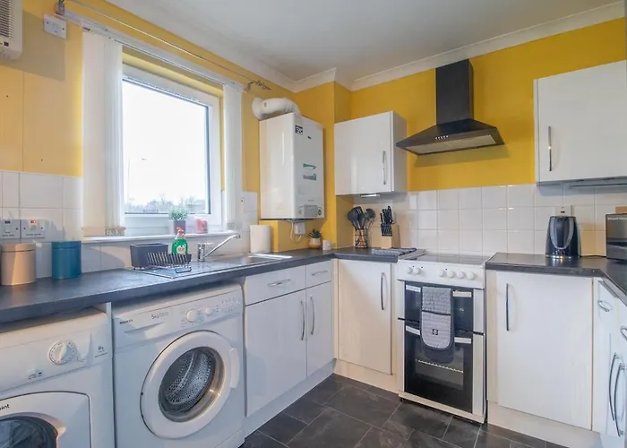 Ideal Contractor 2-bed Near