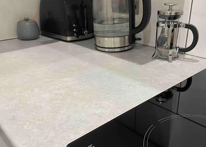 Modern West End - شقة *