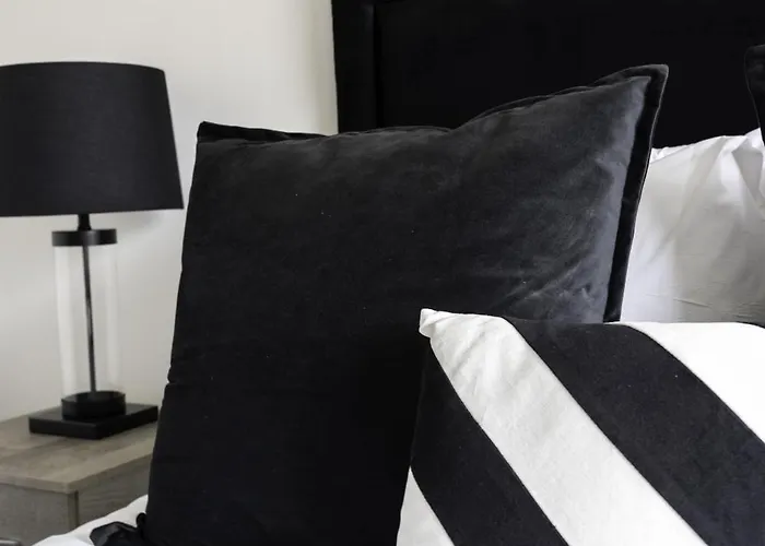 Charlotte * غلاسغو