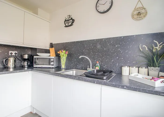 Spacious 2-bed Free Parking & Stadiums דירה גלאזגו