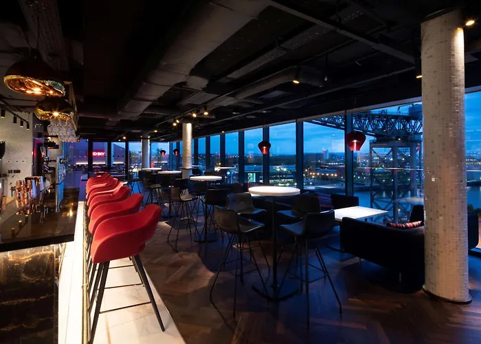 Hotell Radisson Red Hotel, 4*