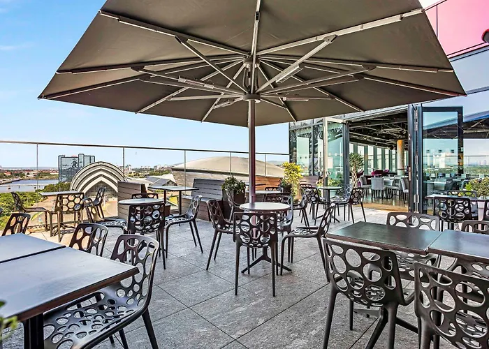 Hotell Radisson Red Hotel,