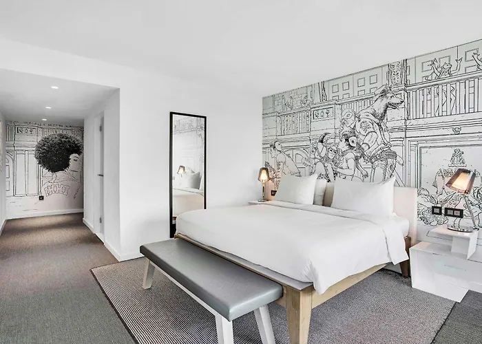 Hotell Radisson Red Hotel, 4*