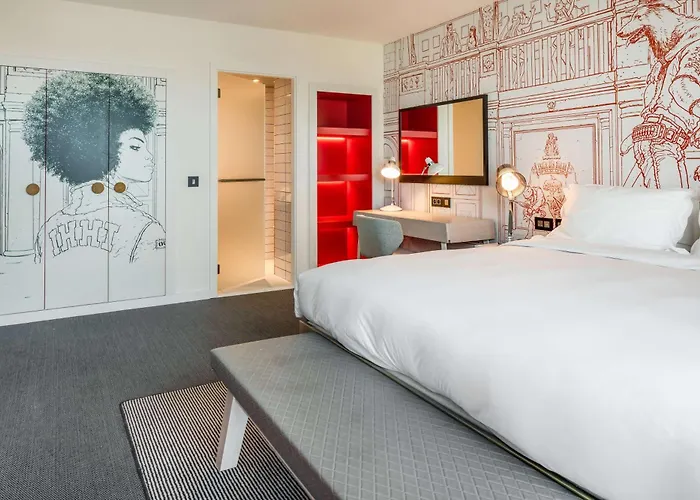 Radisson Red Hotel, 4* Glasgow