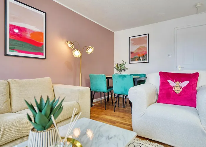 Apartman 2br Flat With Free Parking In Location