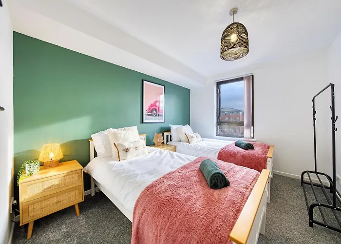 2br Flat With Free Parking In Location *