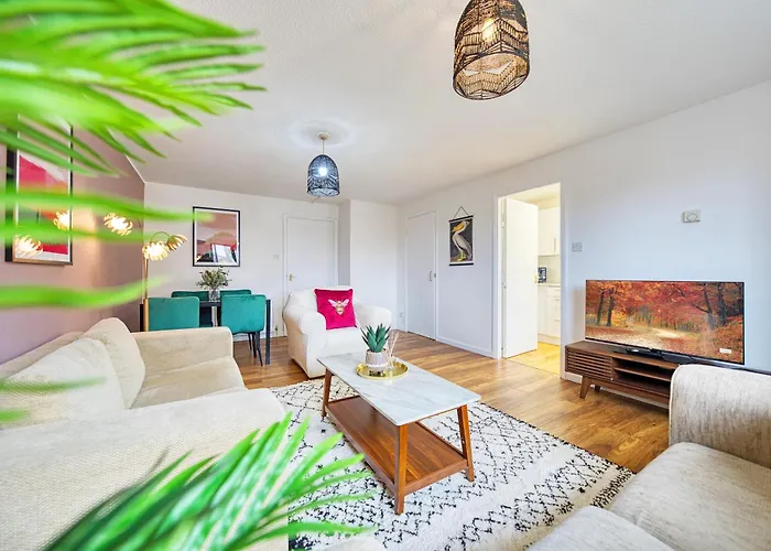 Apartman 2br Flat With Free Parking In Location Glasgow