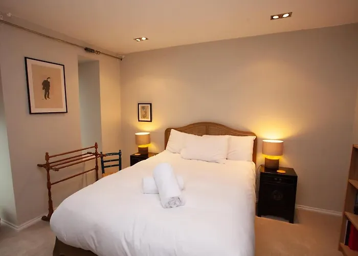 Unique House In Park District Glasgow