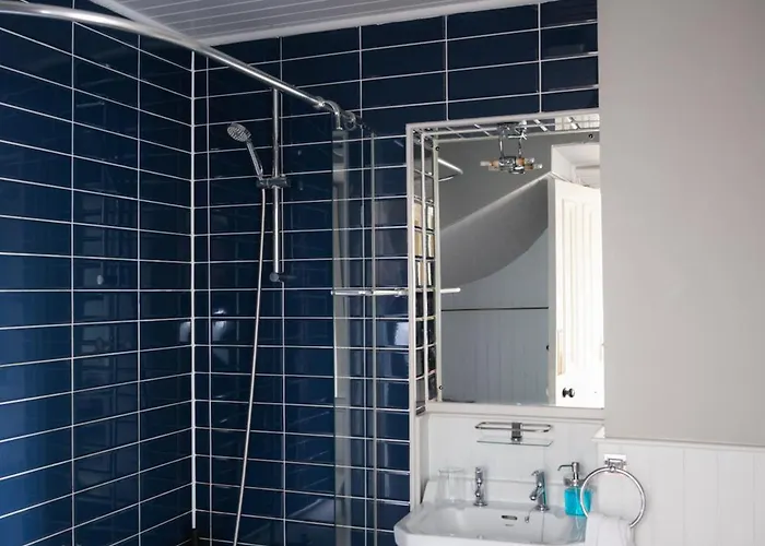 בית נופש 7 Crown Gardens