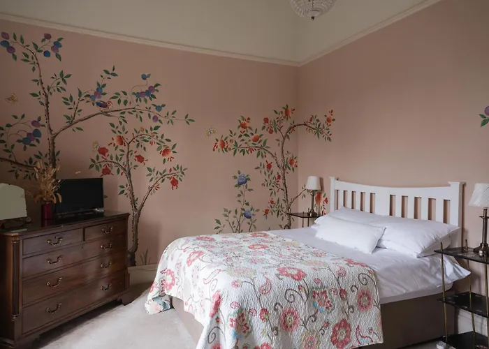 בית נופש 7 Crown Gardens