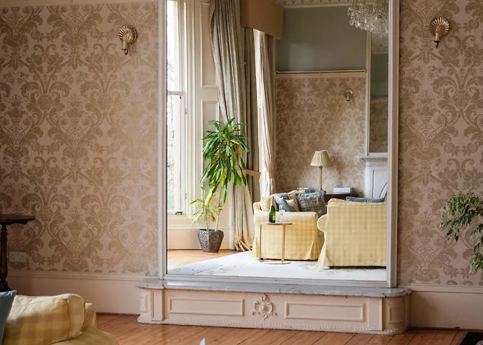 7 Crown Gardens גלאזגו